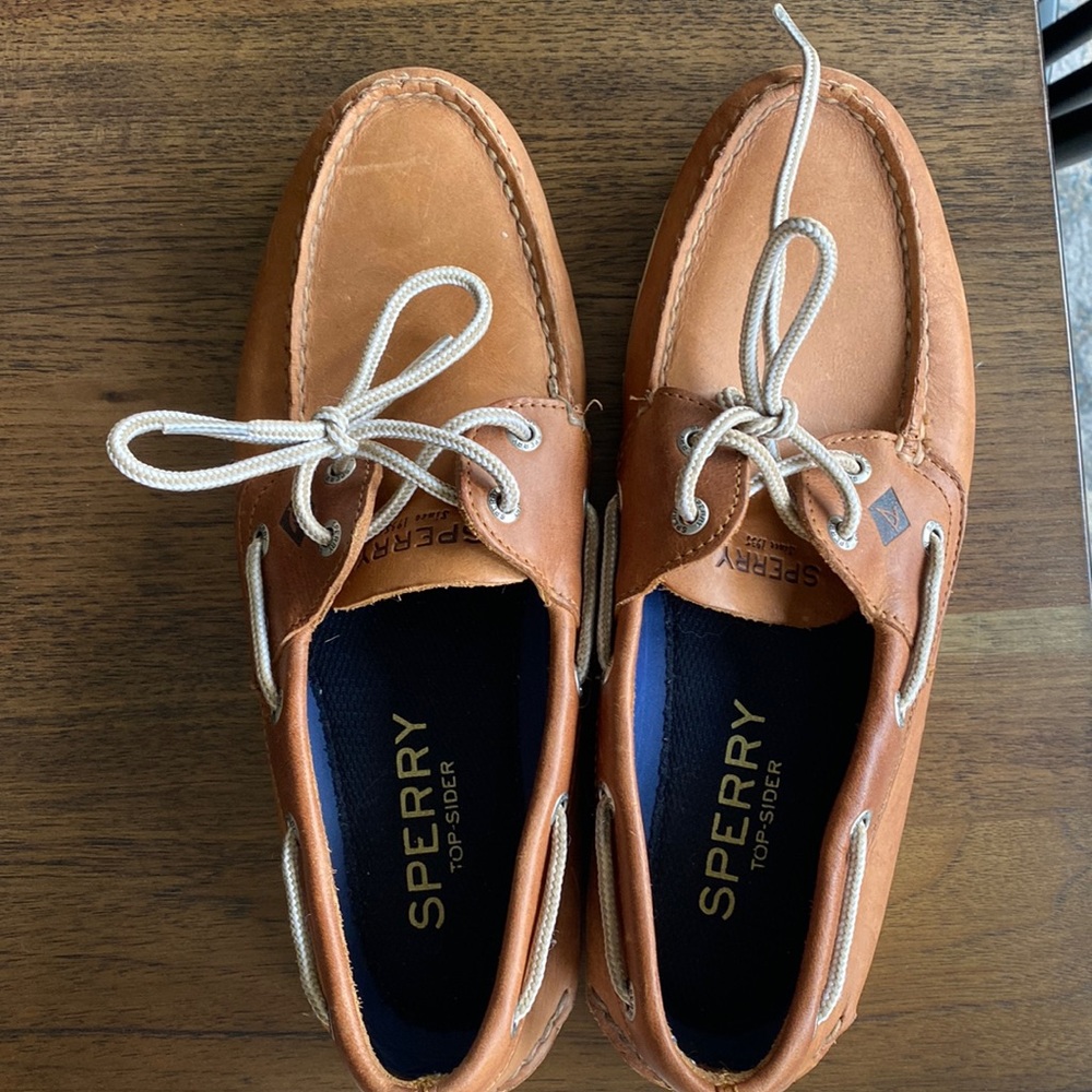 Men’s Sperry Top Siders.